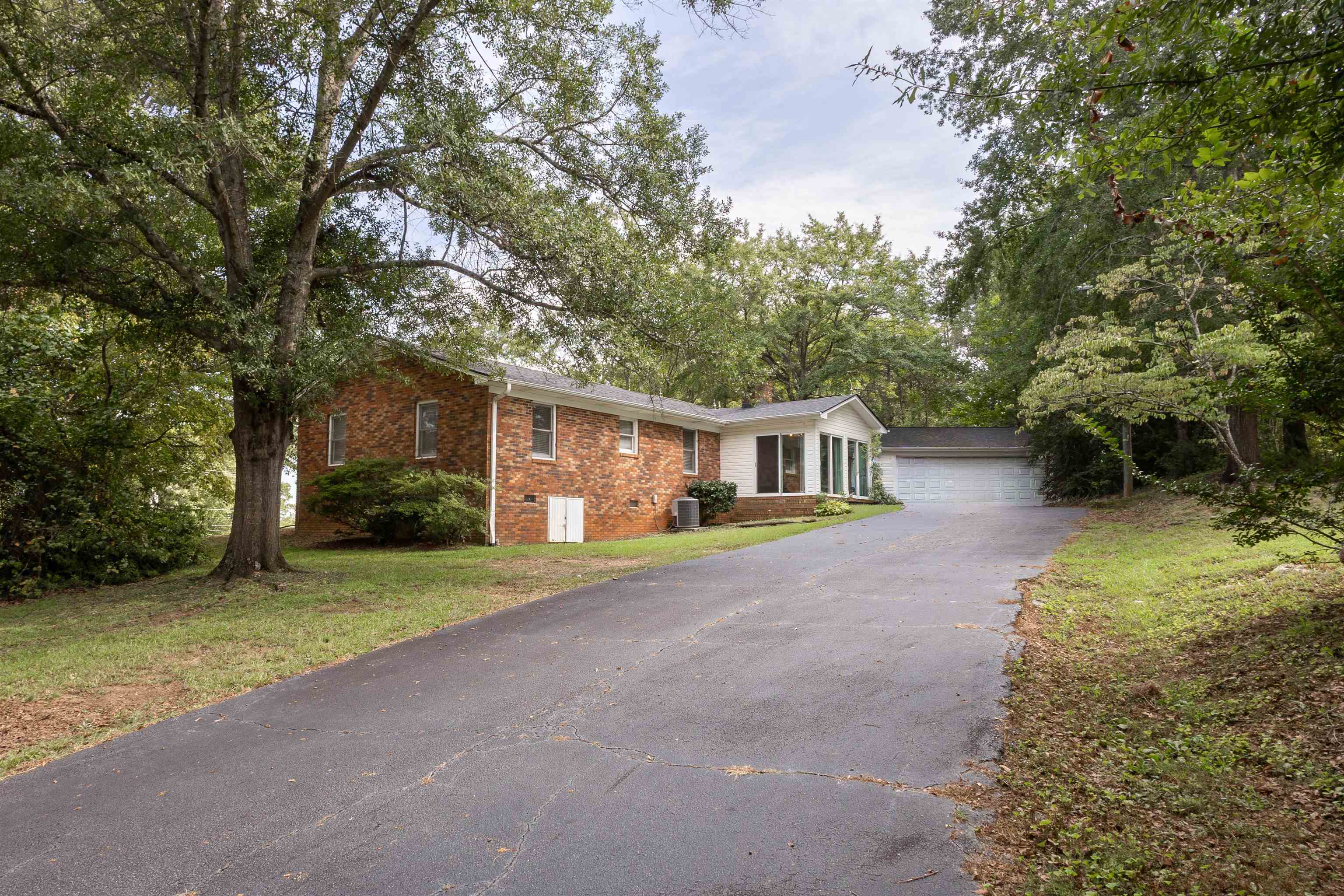 500 West Rutherford Street Landrum, SC 29356 - Photo 3 of 20 Gallery Image 3