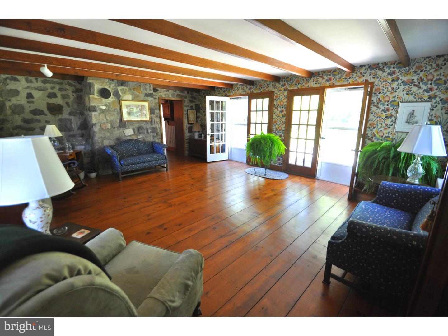 72 Lake Road Oley, PA 19547 - Photo 4 of 23 Great Room