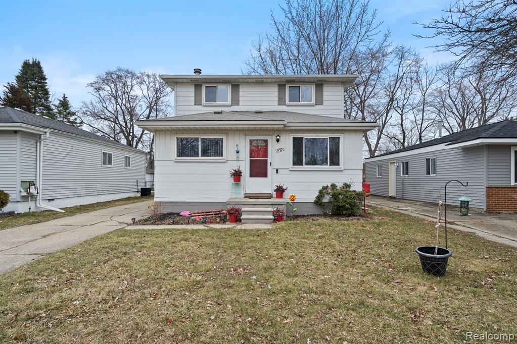 19926 Rensellor Street Livonia, MI 48152 - Photo 1 of 21