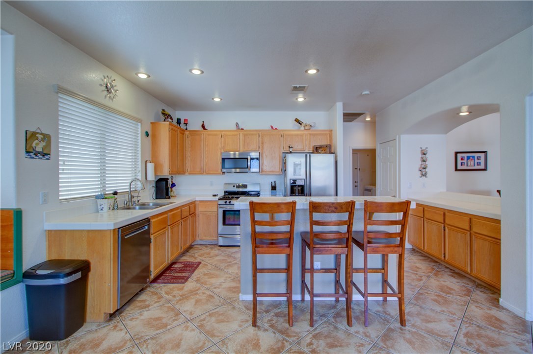 937 Rifle Drive Henderson, NV 89002 - Photo 2 of 27 Gallery Image 2