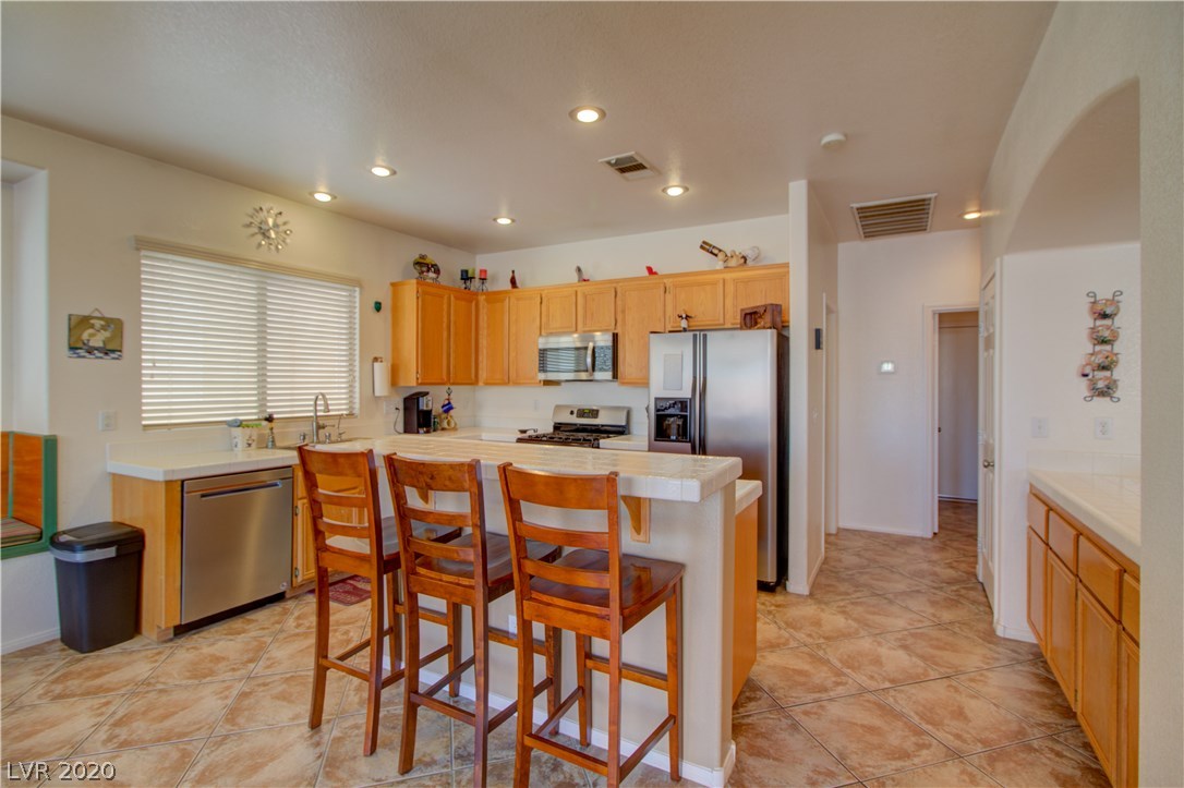 937 Rifle Drive Henderson, NV 89002 - Photo 3 of 27 Gallery Image 3