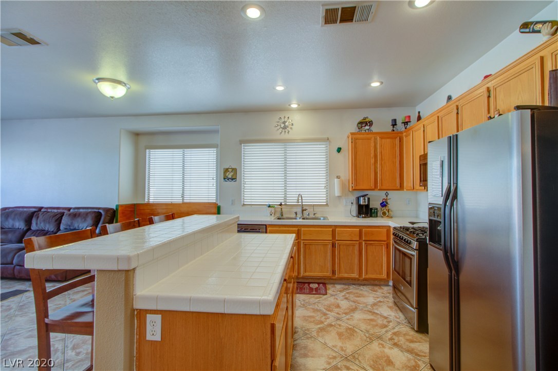 937 Rifle Drive Henderson, NV 89002 - Photo 4 of 27 Gallery Image 4