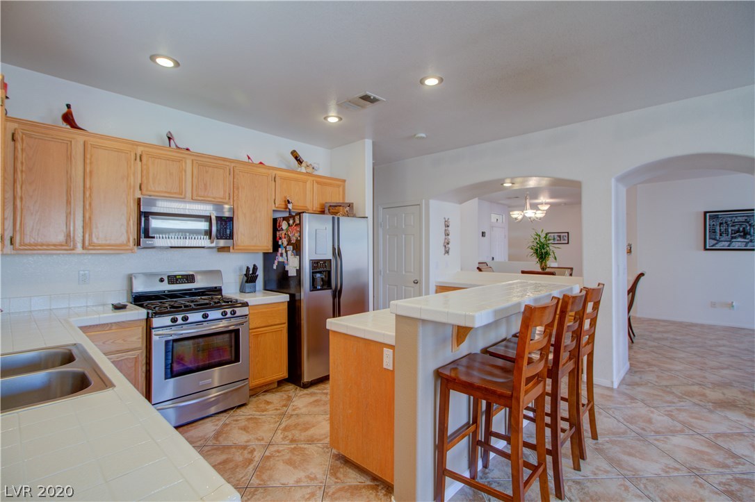 937 Rifle Drive Henderson, NV 89002 - Photo 6 of 27 Gallery Image 6