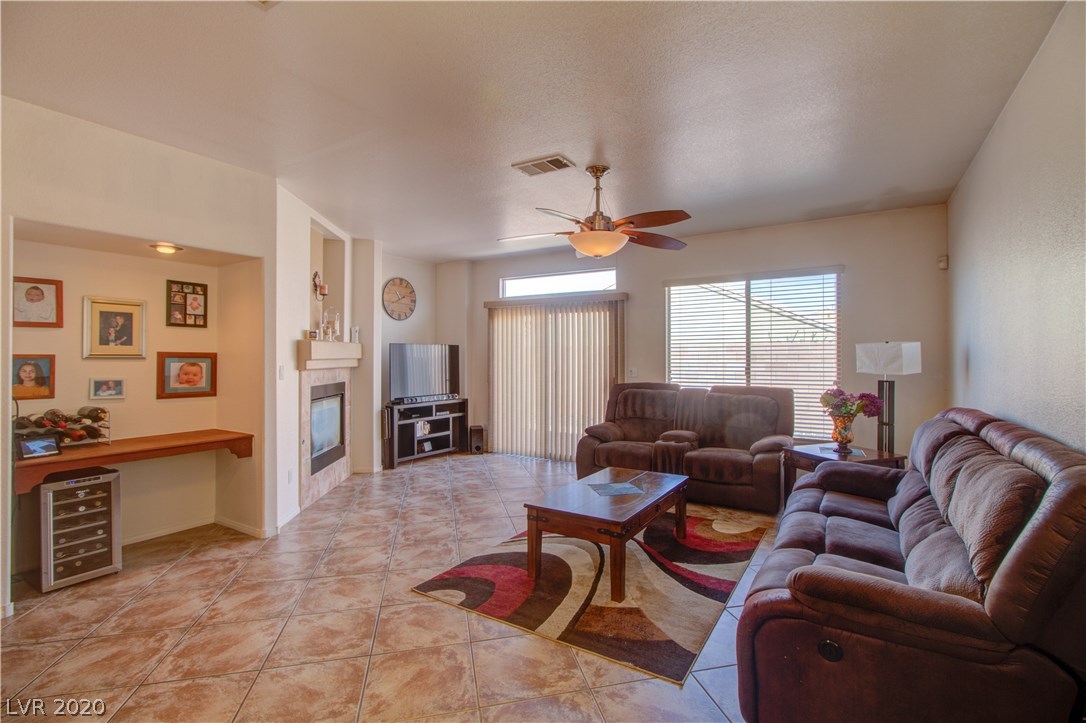937 Rifle Drive Henderson, NV 89002 - Photo 7 of 27 Gallery Image 7