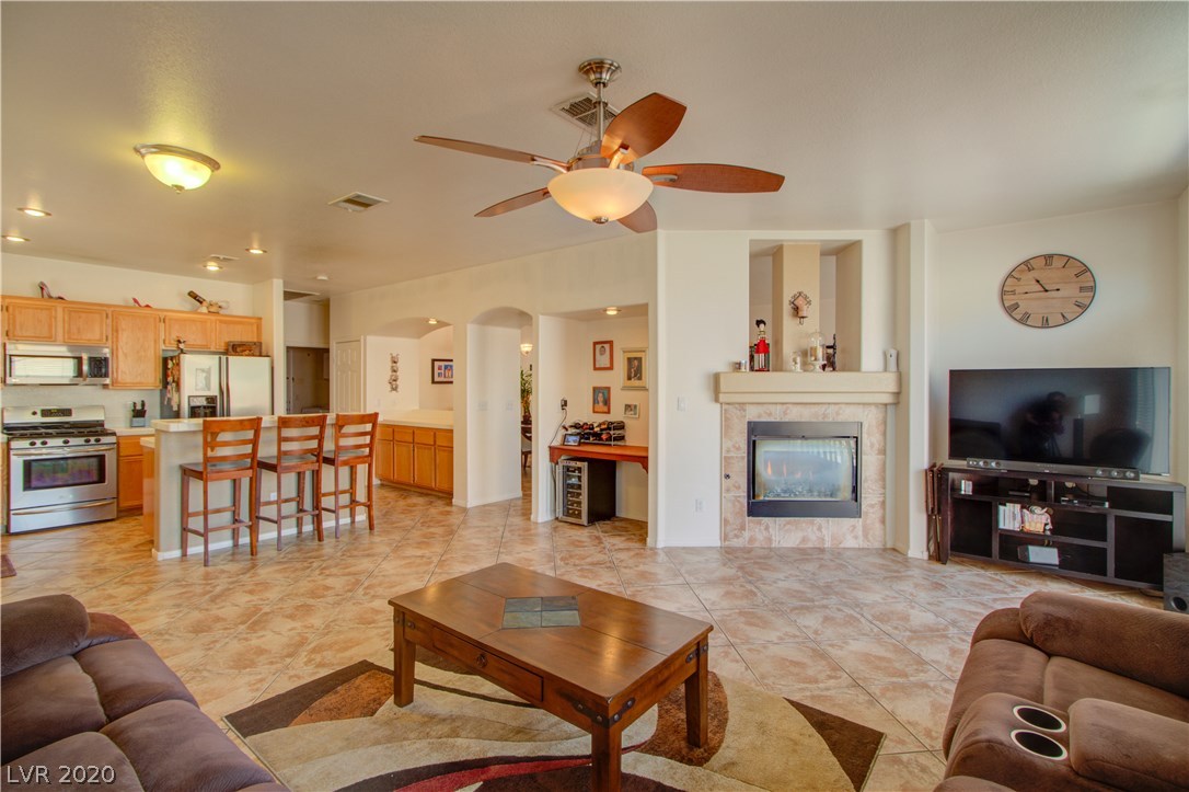937 Rifle Drive Henderson, NV 89002 - Photo 8 of 27 Gallery Image 8