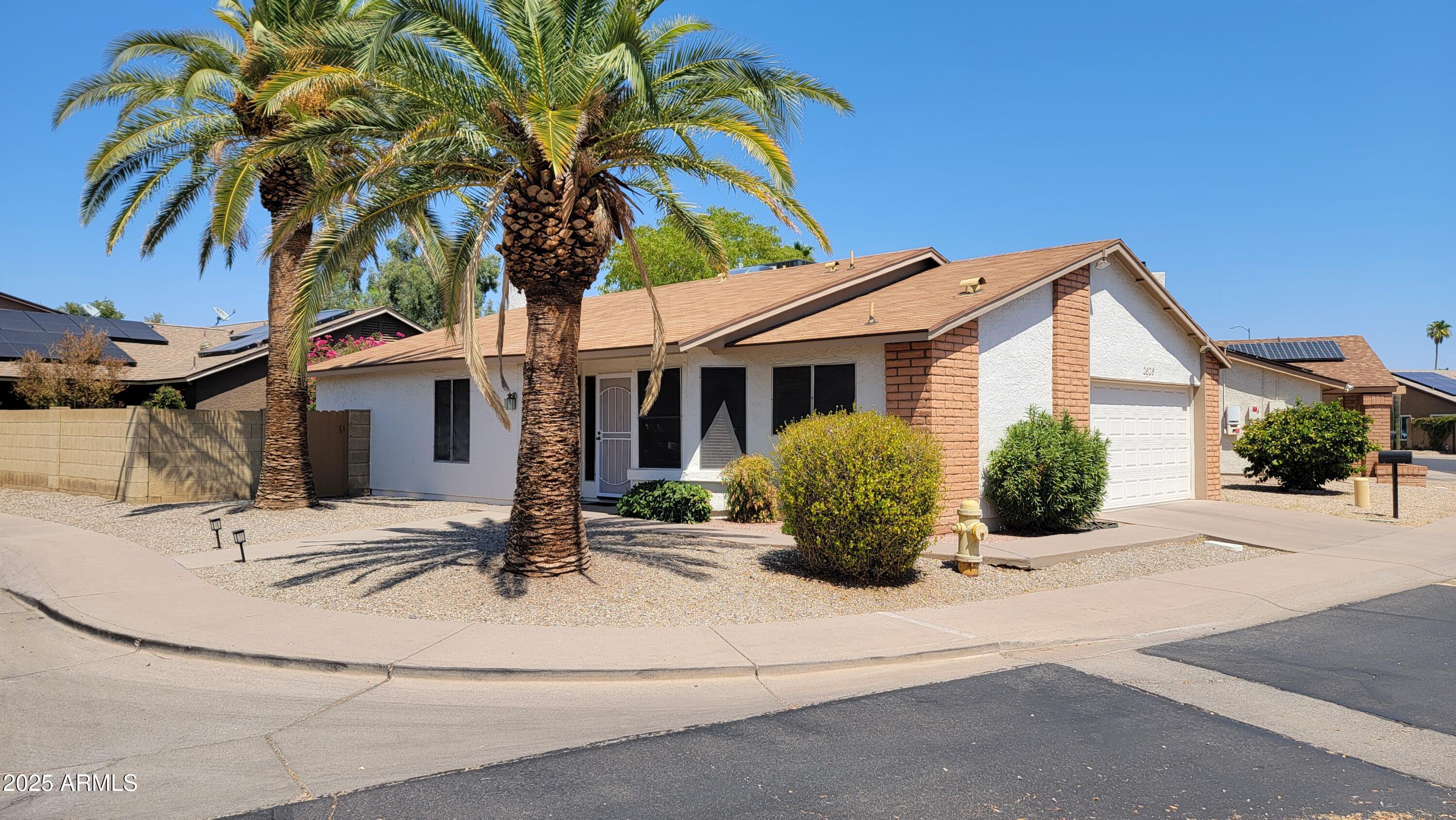 2626 West Hearn Road Phoenix, AZ 85023 - Photo 3 of 21 20250809_140612