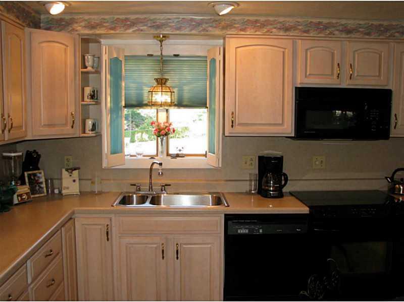 11411 Tioga Road North Huntingdon, PA 15642 - Photo 4 of 16 Kitchen.