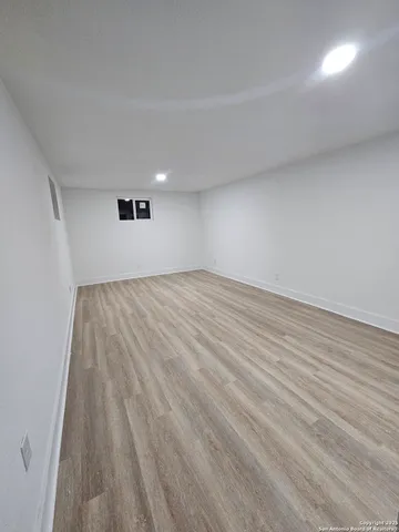 $1,995 | 1827 West Ashby Place, San Antonio, TX 78201