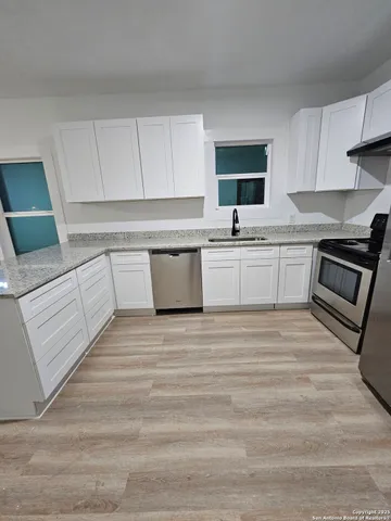 $1,995 | 1827 West Ashby Place, San Antonio, TX 78201