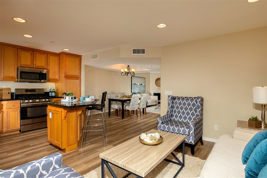 4035 Bluff View Way Carlsbad, CA 92008 - Photo 7 of 24