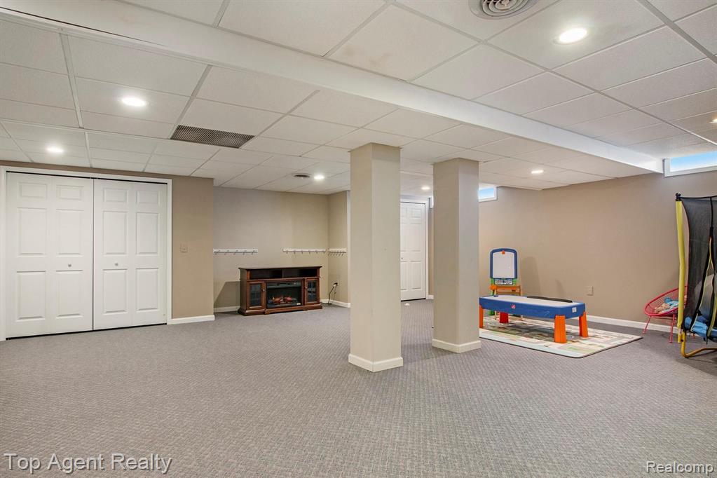 1470 Burhaven Drive Rochester Hills, MI 48306 - Photo 36 of 47