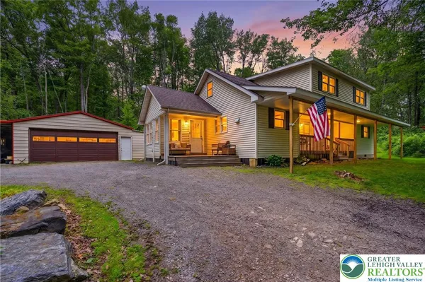 $359,900 | 156 Mailbox Road, Pocono Lake, PA 18347