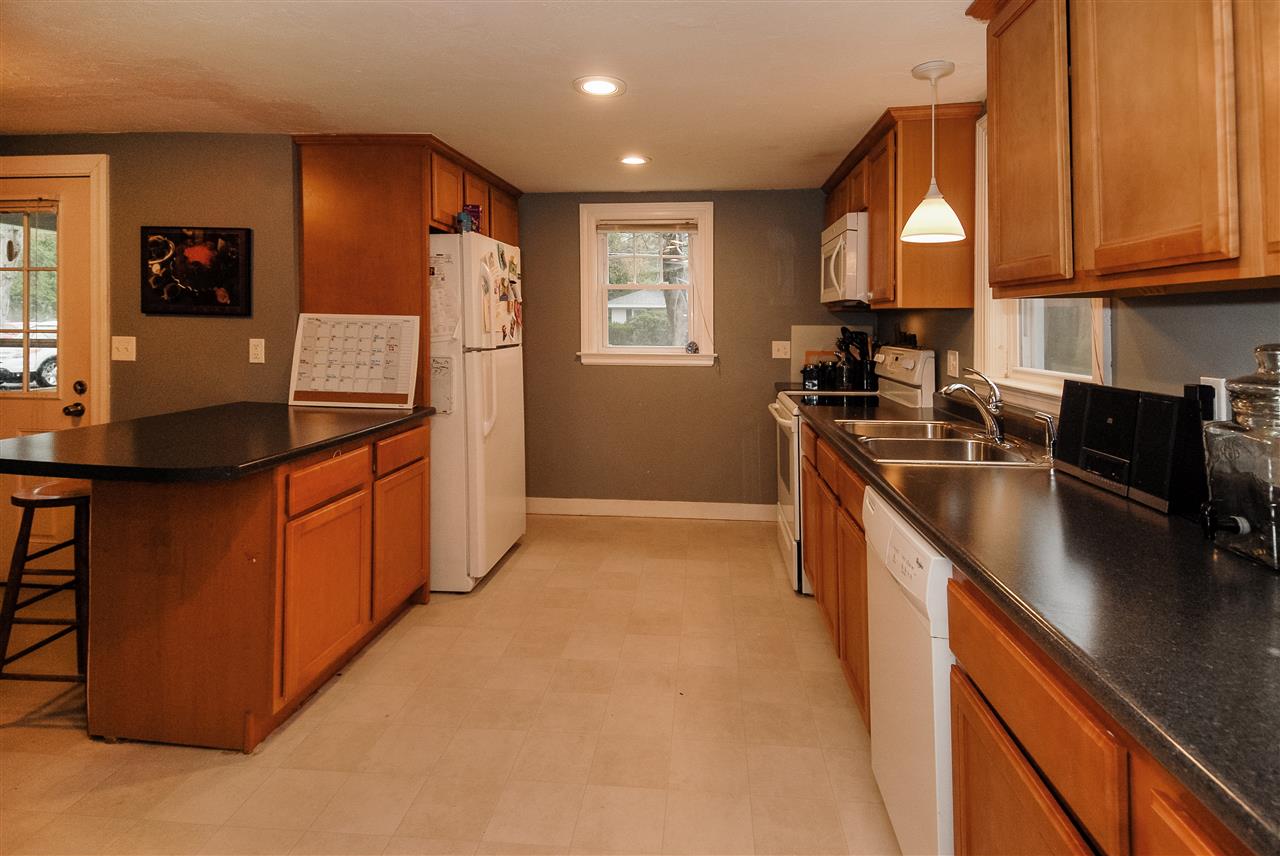 45 Autumn Street Rochester, NH 03868 - Photo 6 of 27