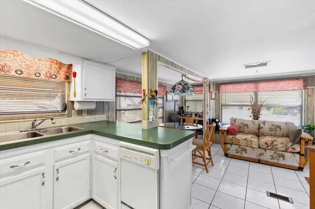 $299,000 | 701 Spanish Main Drive, Unit 21, Cudjoe, FL 33042