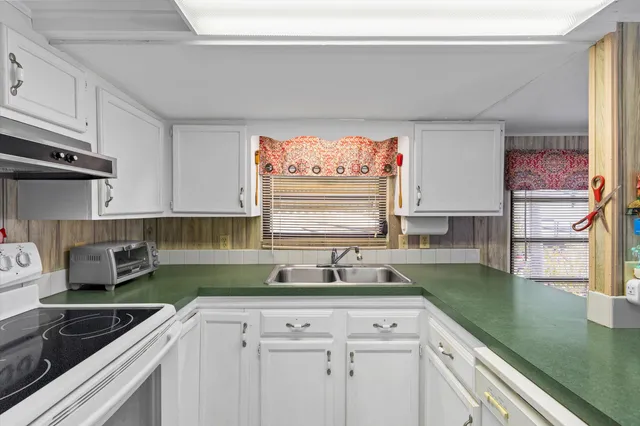 $299,000 | 701 Spanish Main Drive, Unit 21, Cudjoe, FL 33042