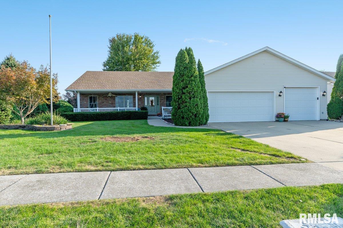 1306 Oakbrook Avenue Chatham, IL 62629 - Photo 1 of 44
