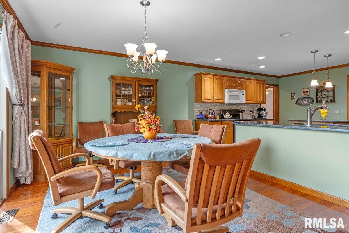 1306 Oakbrook Avenue Chatham, IL 62629 - Photo 12 of 44