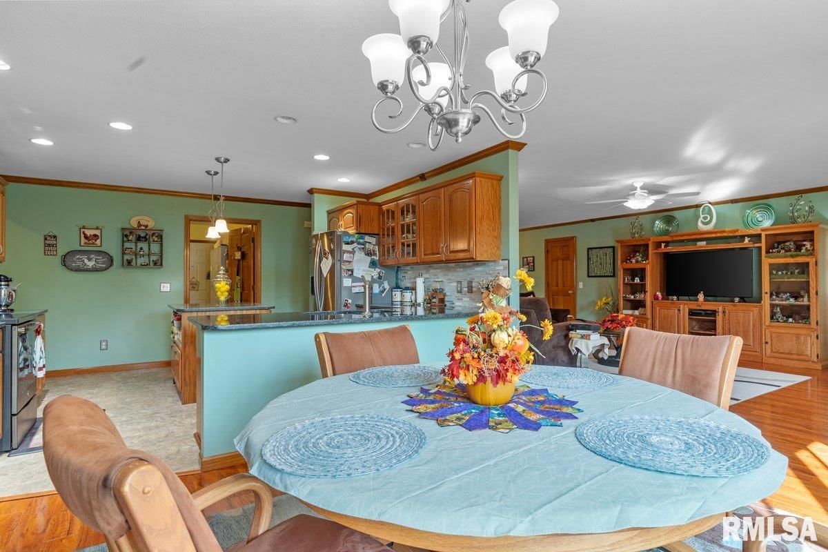 1306 Oakbrook Avenue Chatham, IL 62629 - Photo 14 of 44