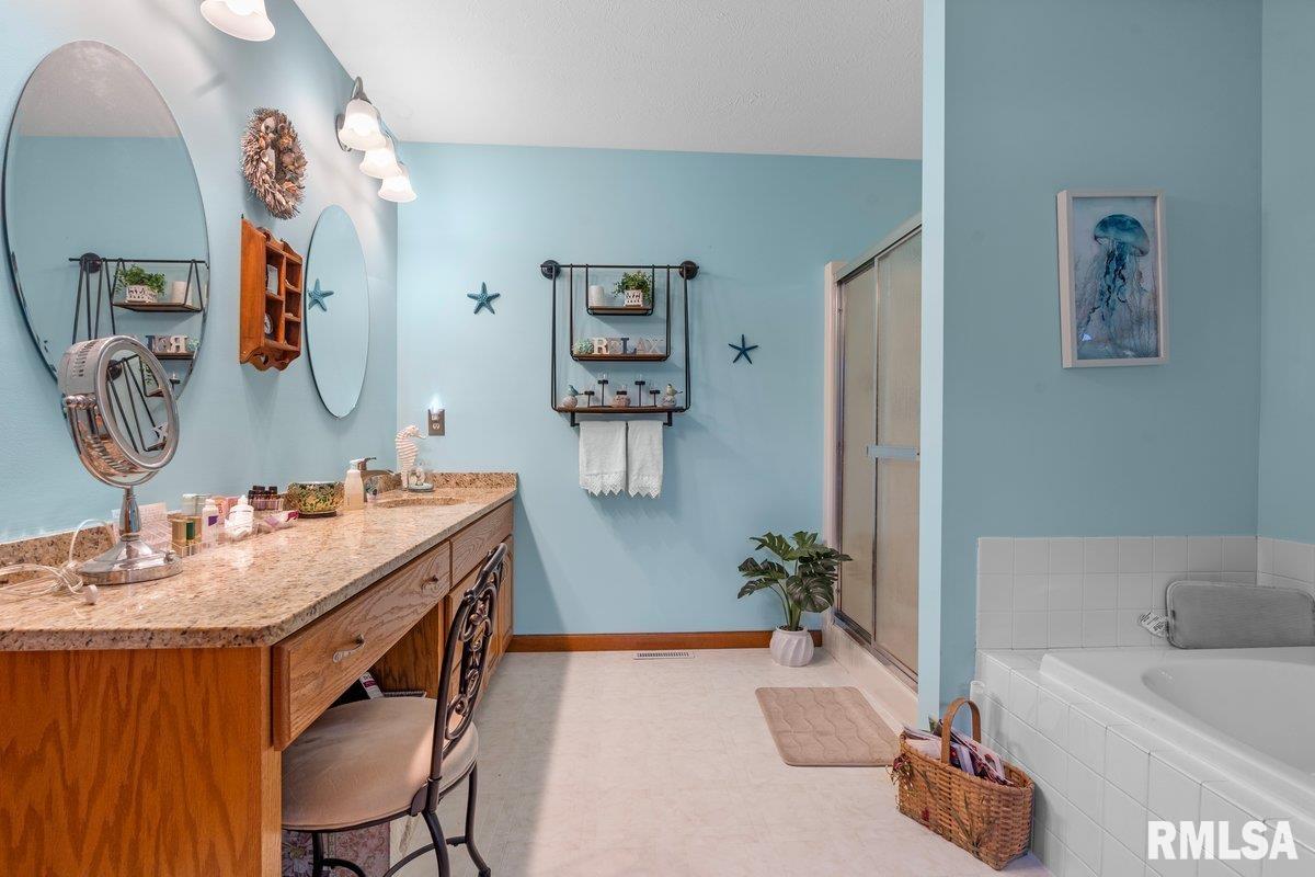 1306 Oakbrook Avenue Chatham, IL 62629 - Photo 27 of 44