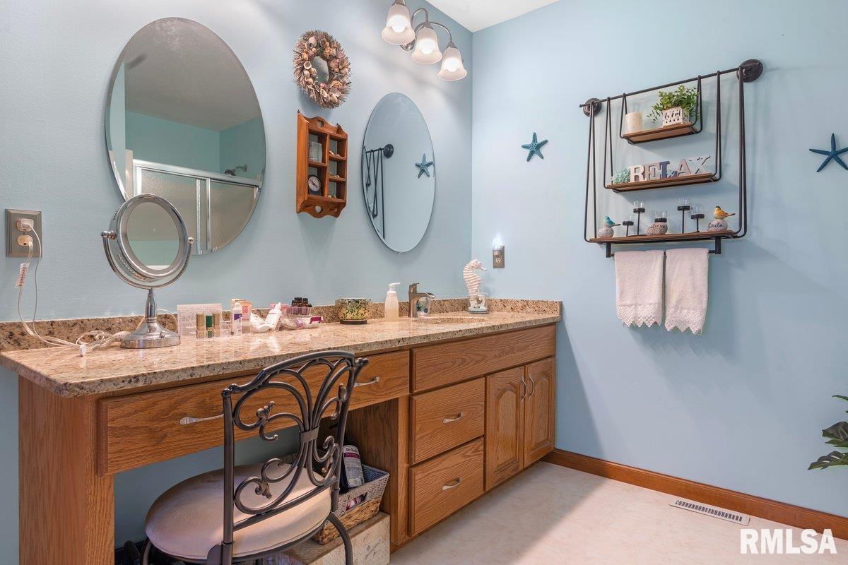 1306 Oakbrook Avenue Chatham, IL 62629 - Photo 29 of 44