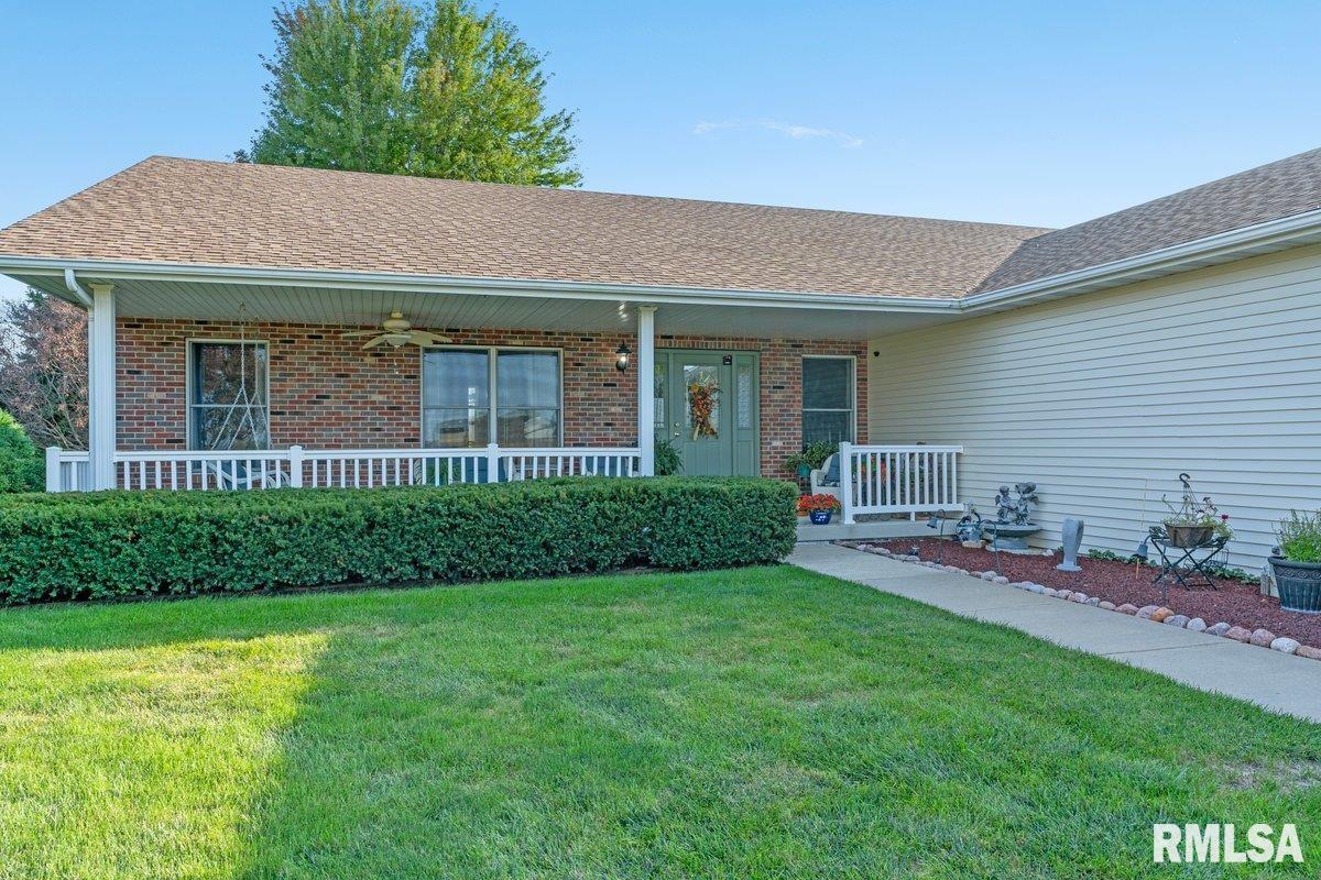 1306 Oakbrook Avenue Chatham, IL 62629 - Photo 3 of 44