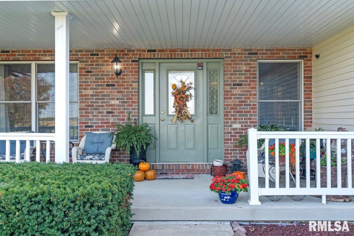 1306 Oakbrook Avenue Chatham, IL 62629 - Photo 4 of 44