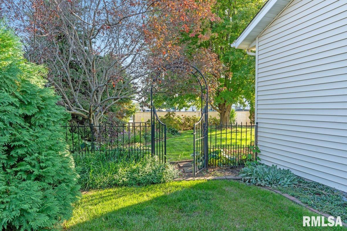 1306 Oakbrook Avenue Chatham, IL 62629 - Photo 43 of 44