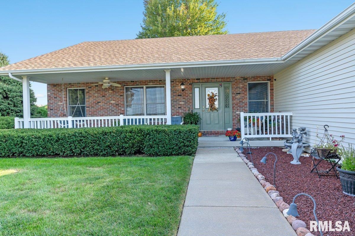 1306 Oakbrook Avenue Chatham, IL 62629 - Photo 5 of 44
