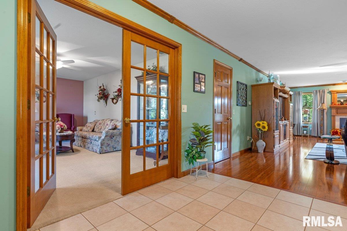 1306 Oakbrook Avenue Chatham, IL 62629 - Photo 7 of 44