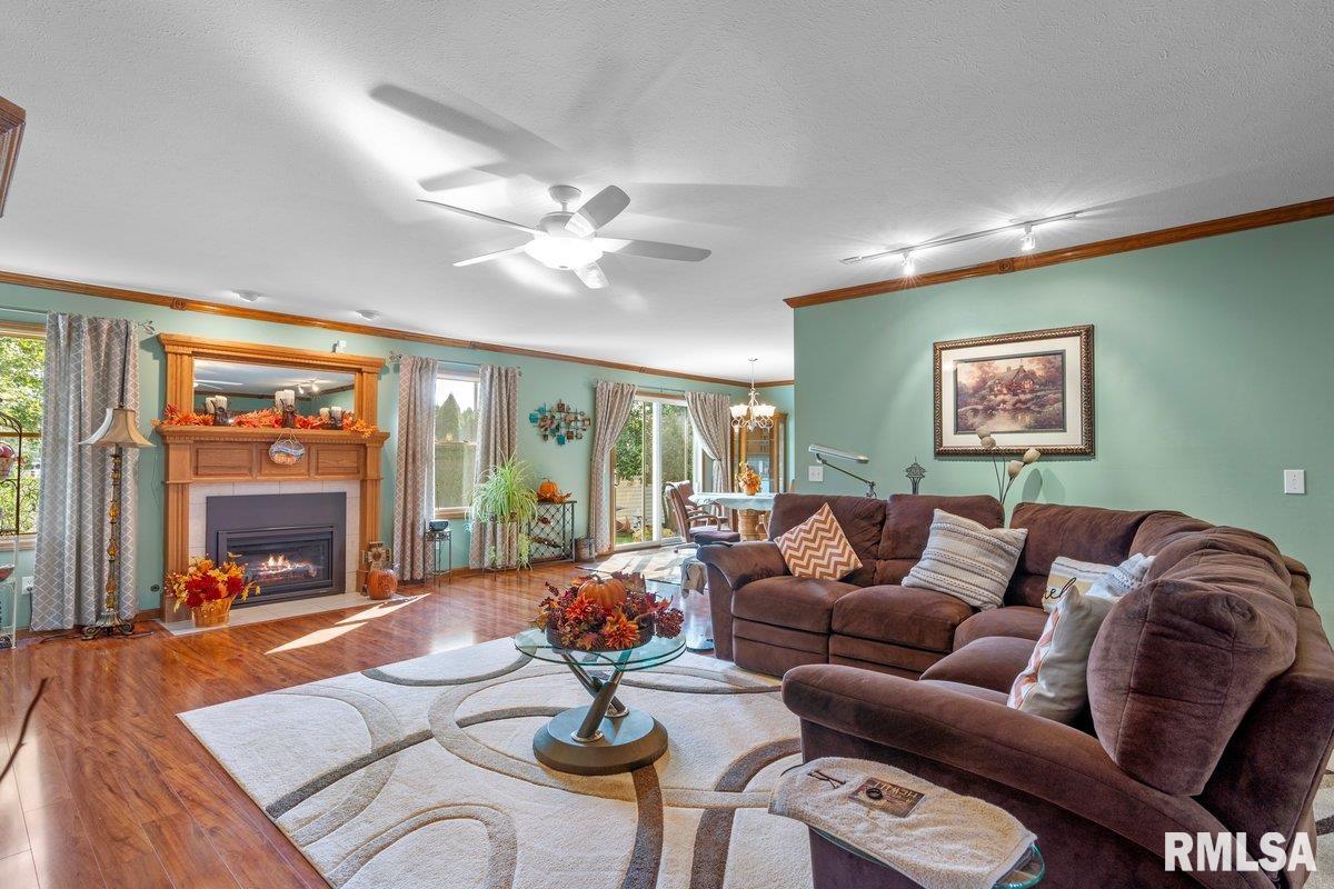 1306 Oakbrook Avenue Chatham, IL 62629 - Photo 8 of 44