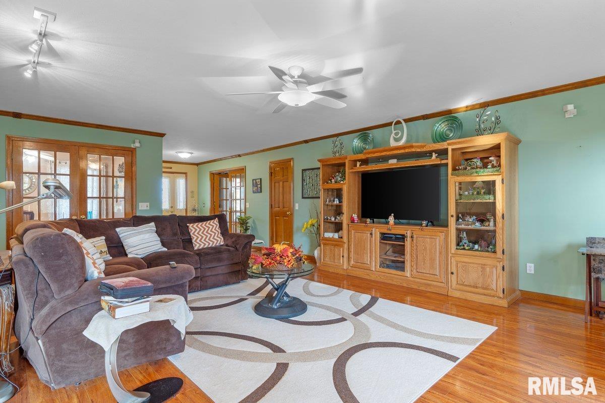 1306 Oakbrook Avenue Chatham, IL 62629 - Photo 9 of 44