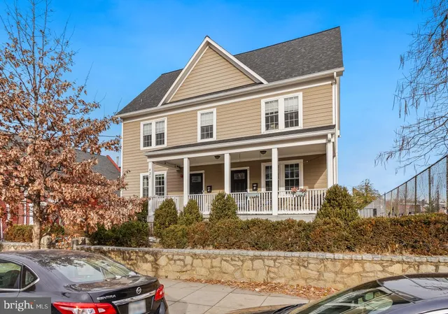 $3,200 | 837 Shepherd Street Northwest, Unit 1, Washington, DC 20011