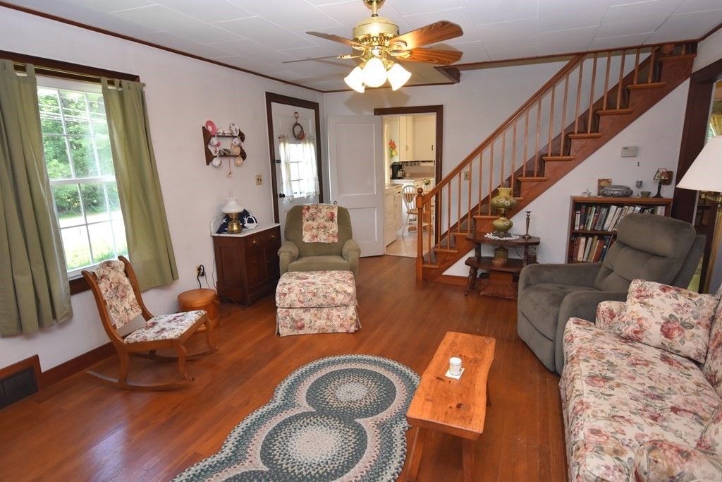127 Amherst Road Pelham, MA 01002 - Photo 4 of 30