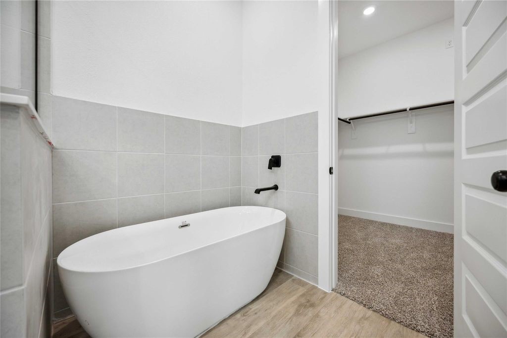 8103 Calhoun Road, Unit A Houston, TX 77051 - Photo 8 of 26