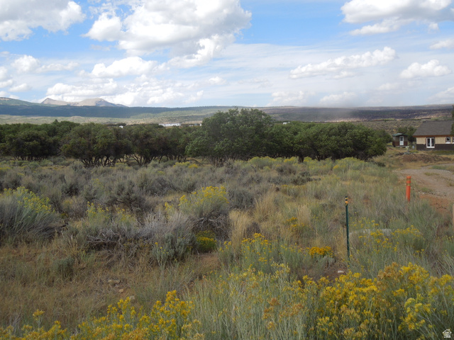 33 East Spring Draw Drive, Unit 2 La Sal, UT 84530 - Photo 6 of 7 View of mountain backdrop