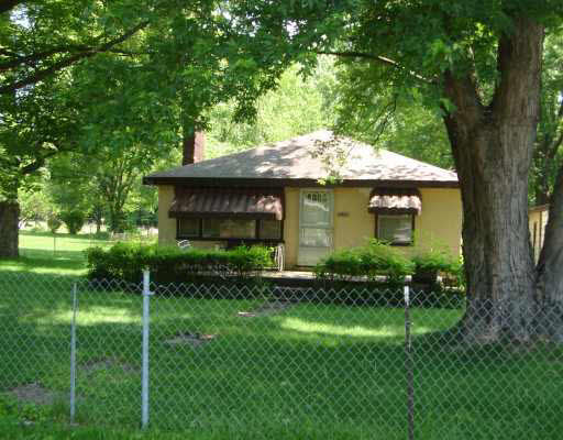 56208 Butternut Road South Bend, IN 46619 - Photo 1 of 8