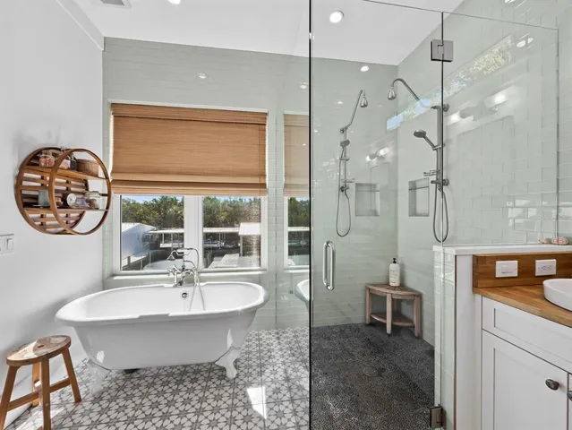 $1,649,000 | 758 St Judes Drive North, Longboat Key, FL 34228