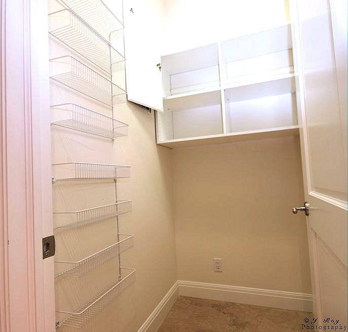 8246 Southeast Country Estates Way Jupiter, FL 33458 - Photo 25 of 48 Pantry