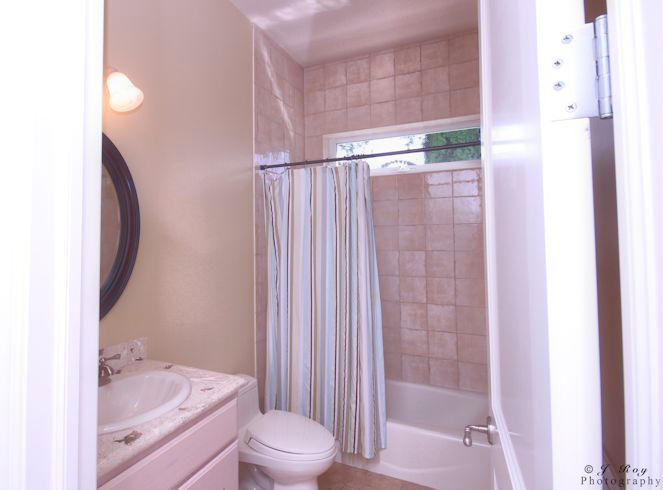 8246 Southeast Country Estates Way Jupiter, FL 33458 - Photo 33 of 48 Guest Bathroom 1