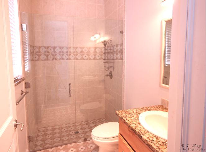 8246 Southeast Country Estates Way Jupiter, FL 33458 - Photo 35 of 48 Guest Bathroom 2