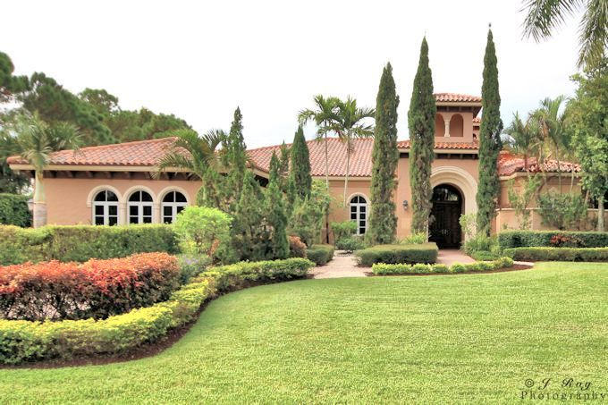 8246 Southeast Country Estates Way Jupiter, FL 33458 - Photo 4 of 48 Exterior Front