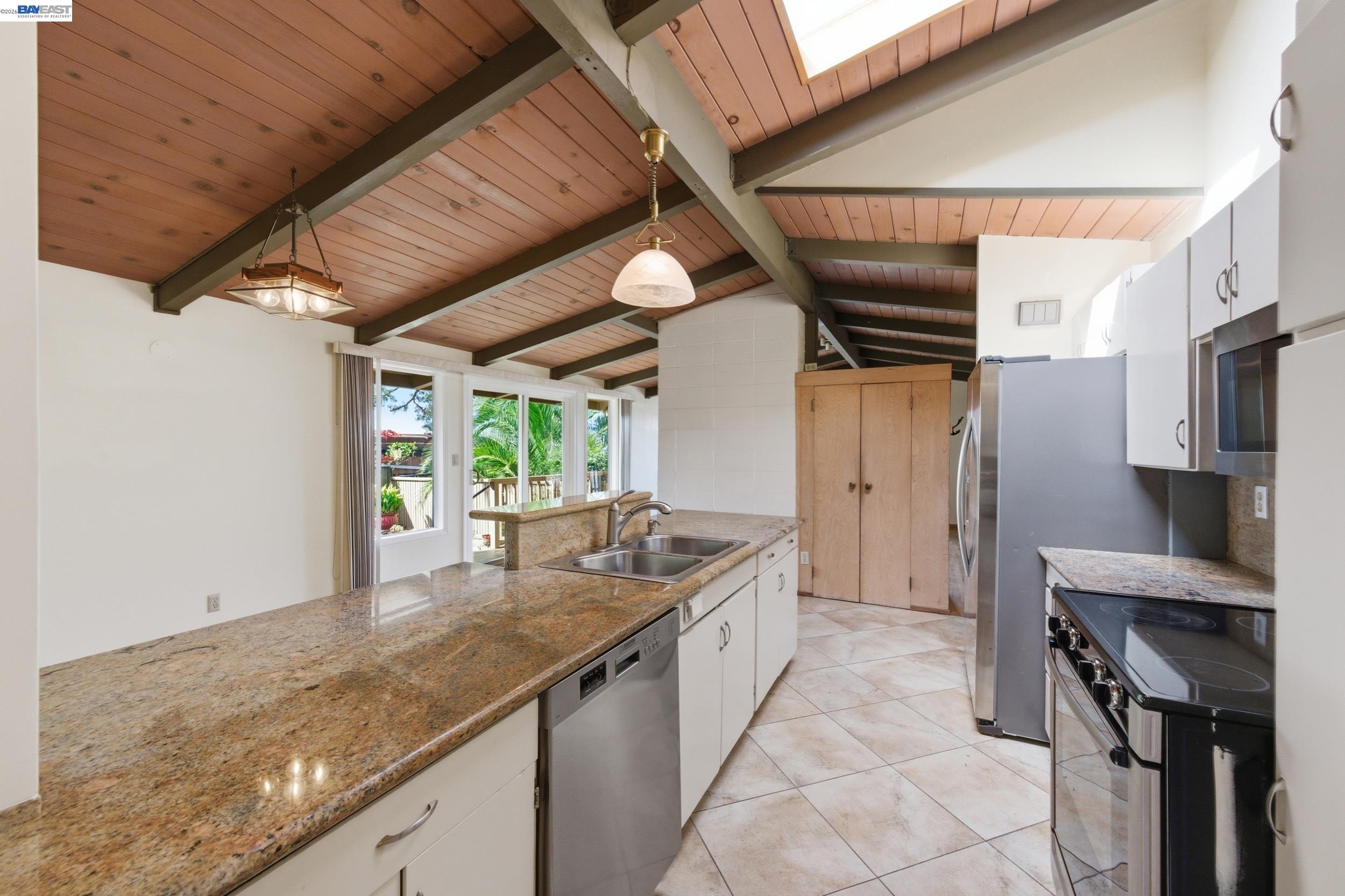 18602 Center Street Castro Valley, CA 94546 - Photo 14 of 50