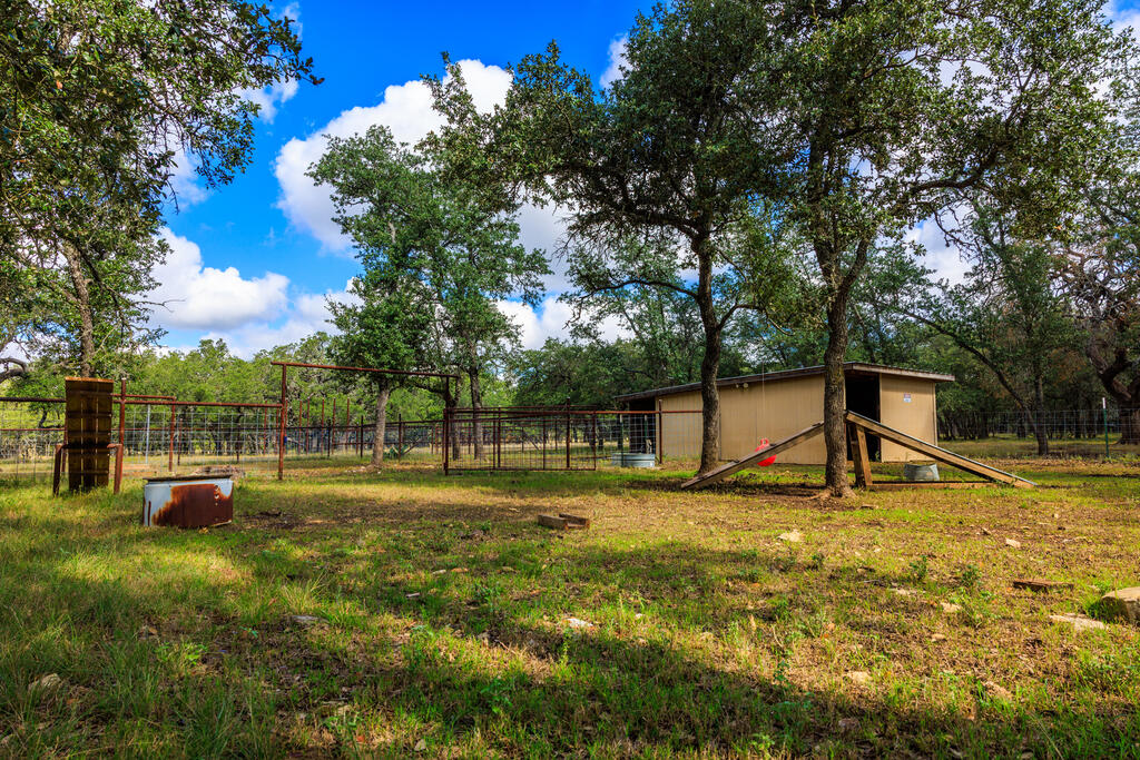 2873 Ranch Road Fredericksburg, TX 78624 - Photo 37 of 46 Gallery Image 37
