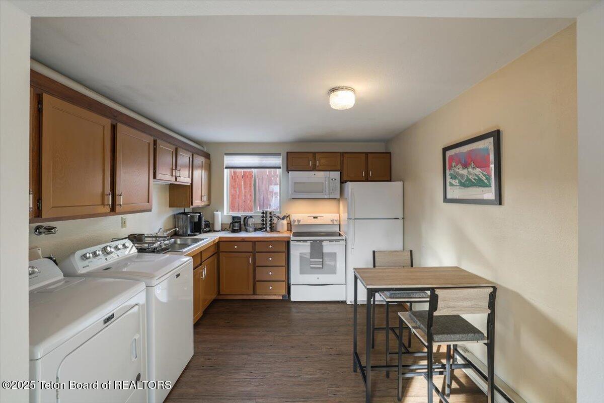 935 Smith Lane, Unit C Jackson, WY 83001 - Photo 5 of 13 Kitchen