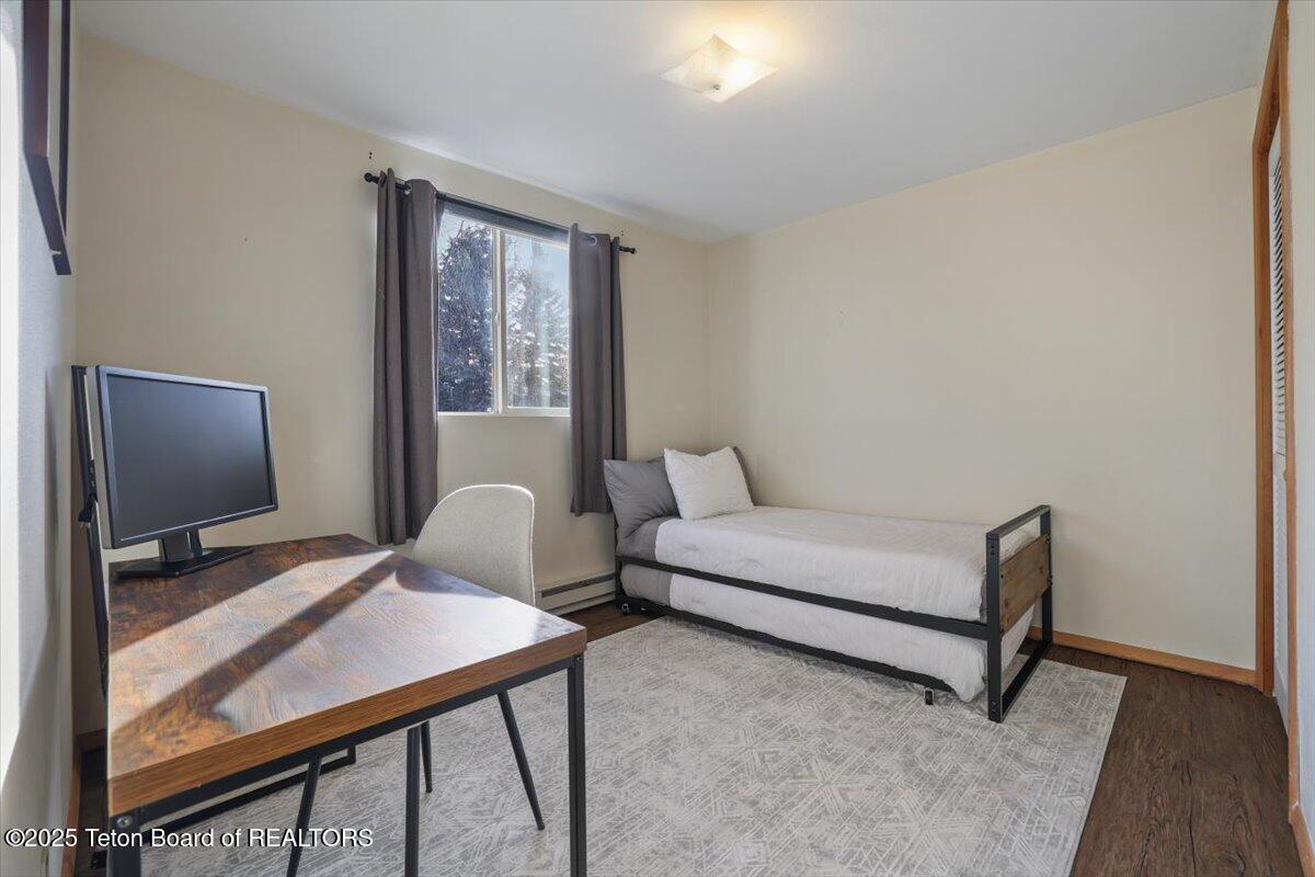 935 Smith Lane, Unit C Jackson, WY 83001 - Photo 8 of 13 Guest Bedroom