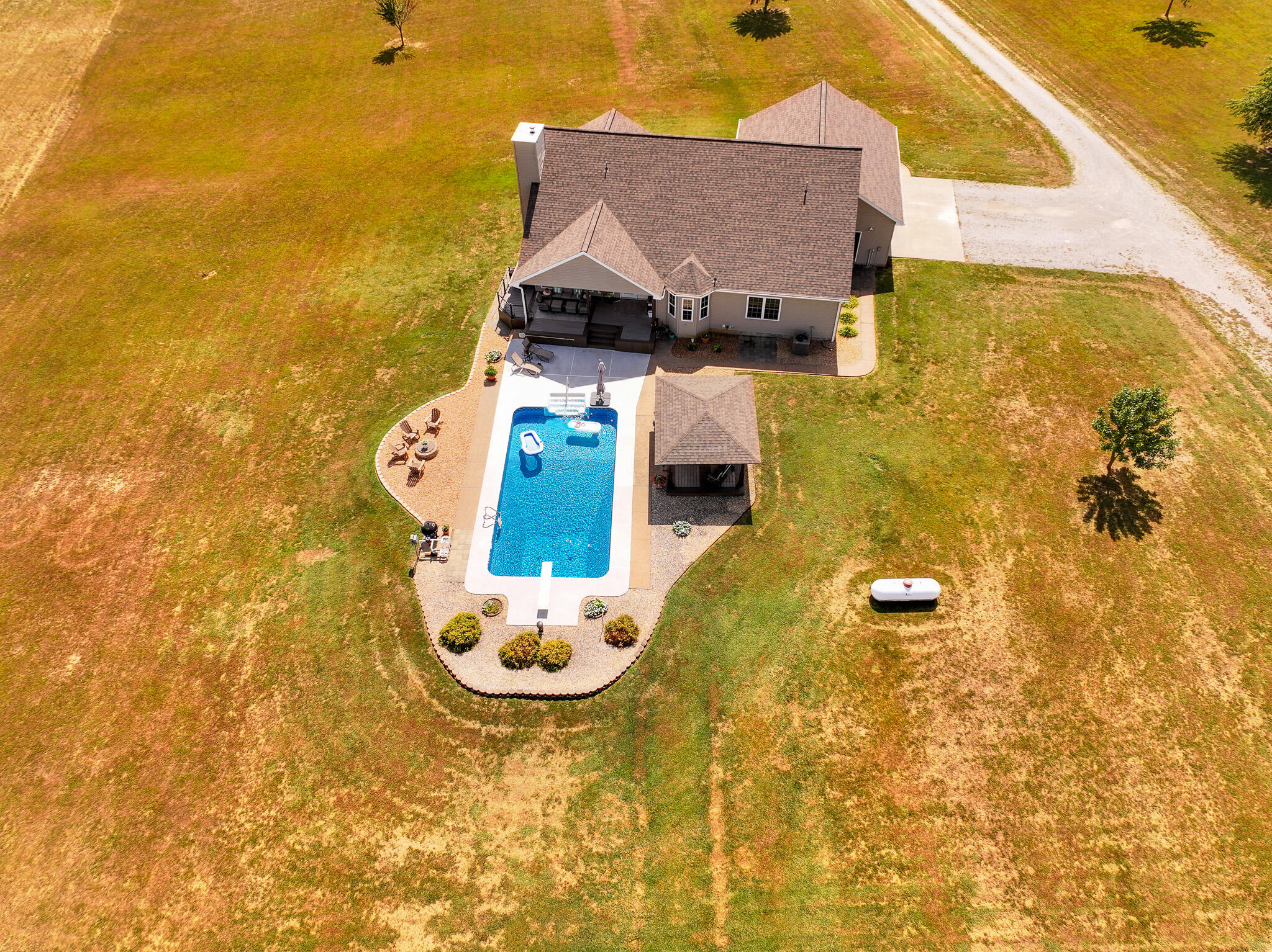 672 Southwest 15th Road Liberal, MO 64762 - Photo 7 of 85 DJI_20260912030554_0739_D
