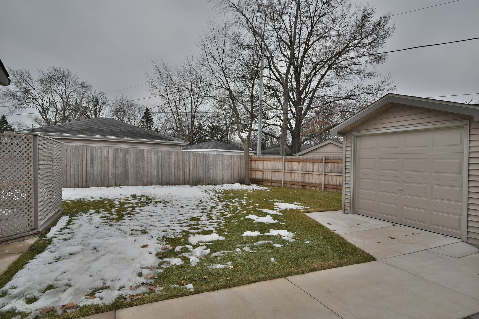 632 Merle Lane Wheeling, IL 60090 - Photo 39 of 46 a backyard of a house