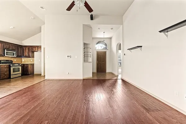 $2,200 | 6669 Friendsway Drive, Fort Worth, TX 76137