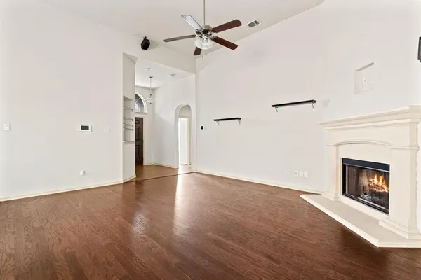 $2,200 | 6669 Friendsway Drive, Fort Worth, TX 76137