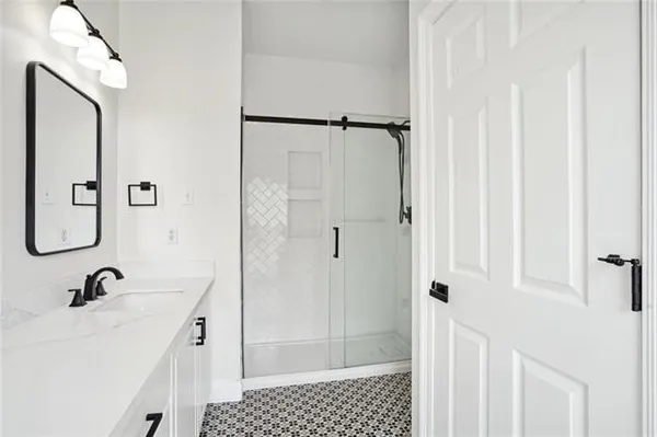 $2,900 | 4323 Annunciation Street, New Orleans, LA 70115
